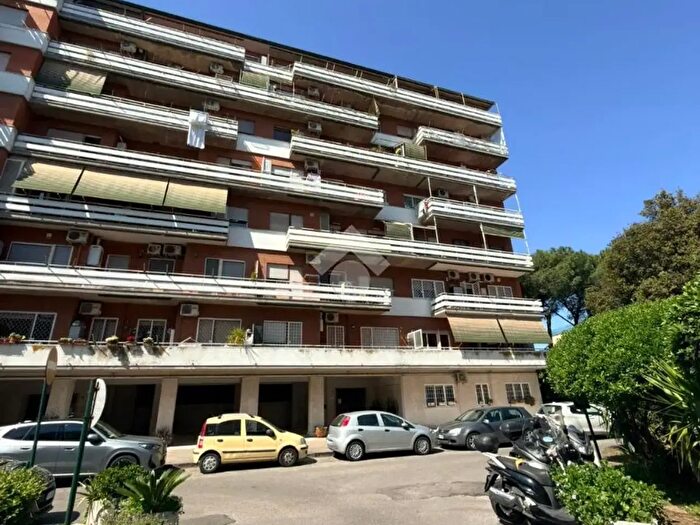 Appartamento trilocale in vendita in Via di Casal dei Pazzi, Roma