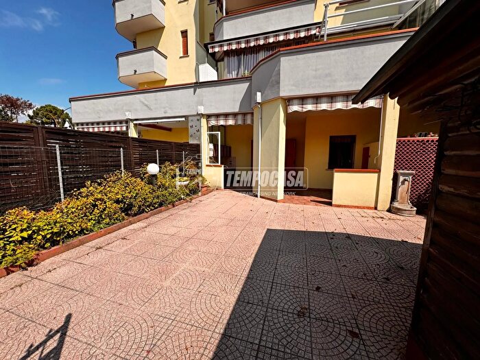 Appartamento trilocale in vendita in Viale Europa Lido delle Nazioni, Comacchio