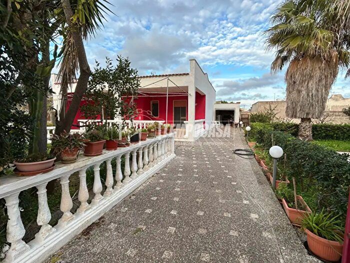 Casa quadrilocale in vendita in Via del Totano Torre Chianca, Lecce