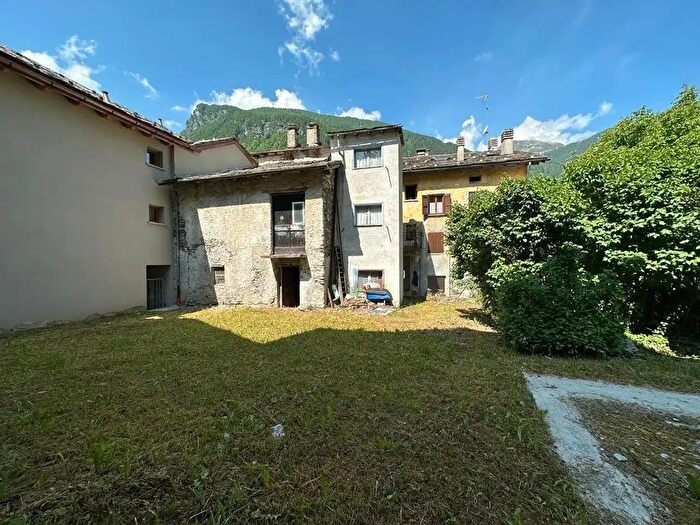 Case in Vendita e in Affitto - 2