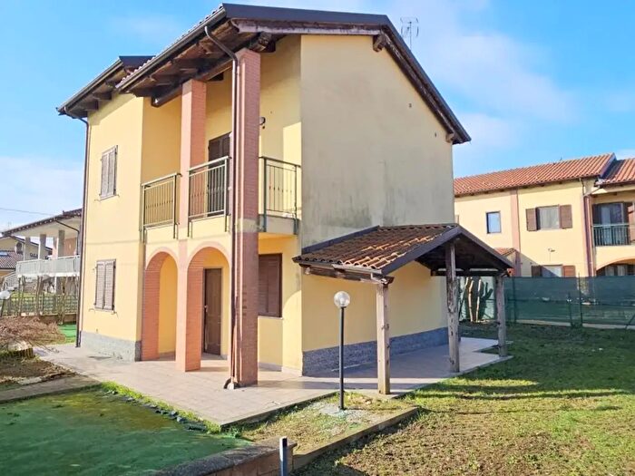 Casa quadrilocale in vendita in Via Pietro Micca, Cigliano