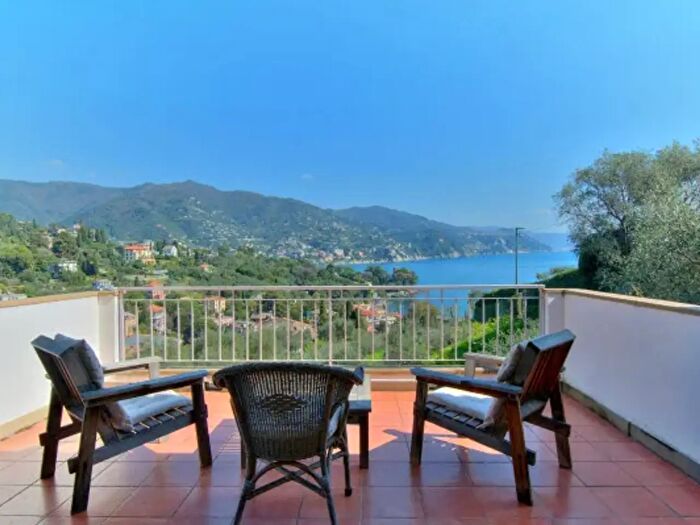Appartamento quadrilocale in vendita in Via Montemezzana, Rapallo