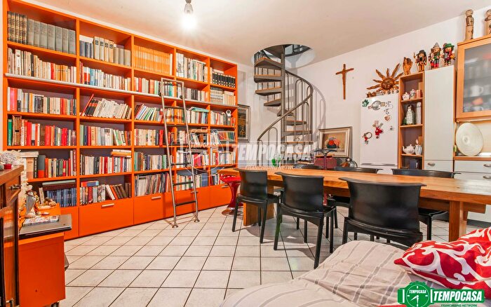 Appartamento bilocale in vendita in Via Milano, Garbagnate Milanese