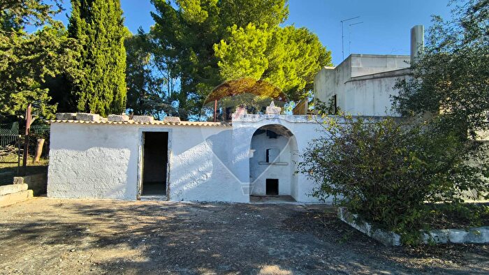 Casa con 6 locali in vendita in Polignano A Mare