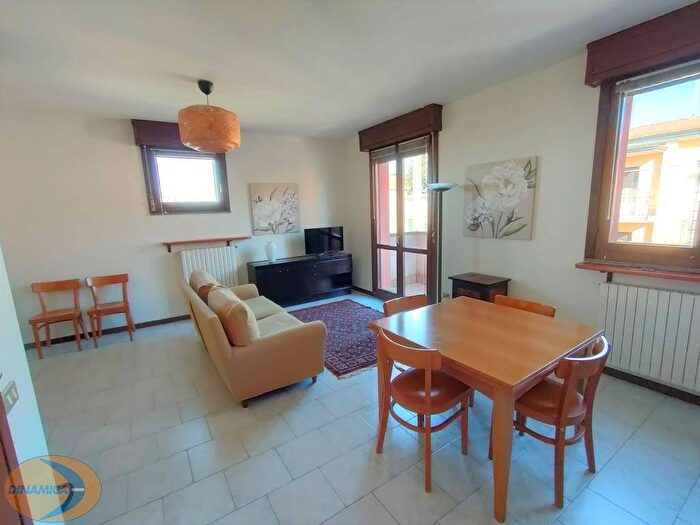 Appartamento bilocale in affitto in Via Da Besozzo, Centro, Casatenovo