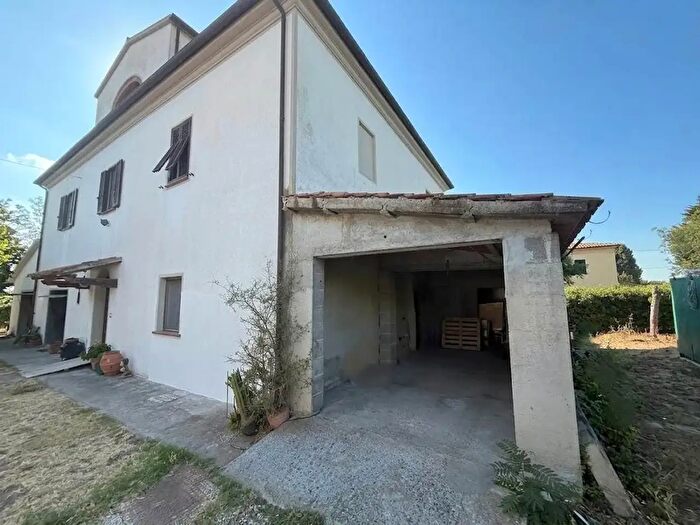 Casa con 16 locali in vendita in Rosignano Marittimo