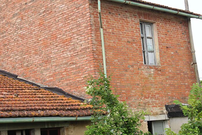 Casa con 5 locali in vendita in Deruta