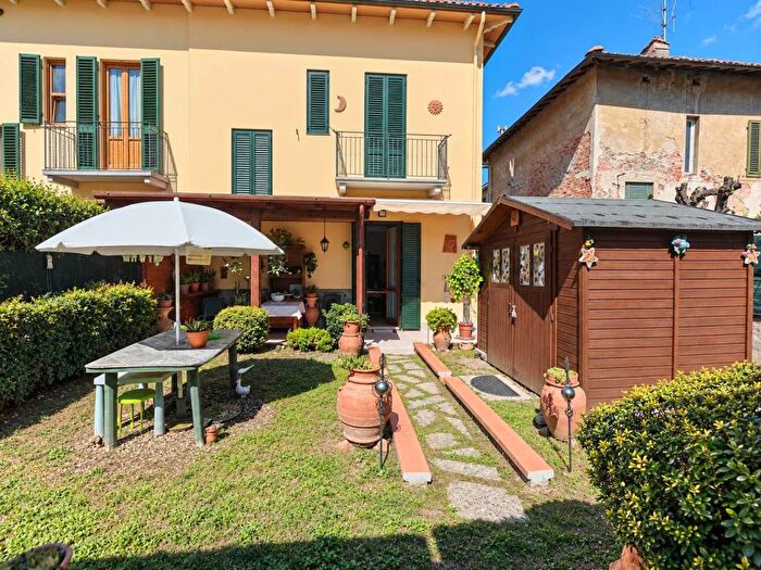 Appartamento con 5 locali in vendita in Città, Montevarchi