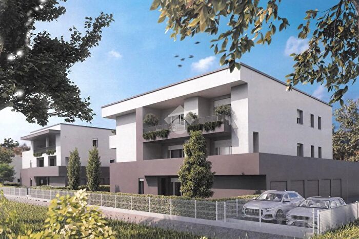 Appartamento trilocale in vendita in Via delle Industrie, Spinea