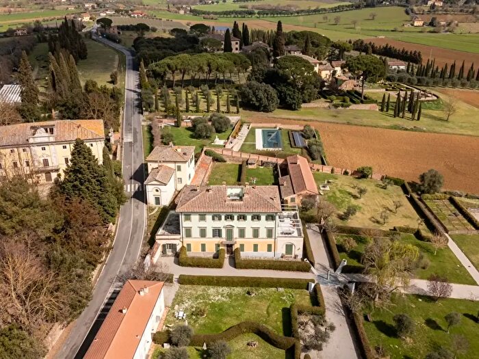 Appartamento quadrilocale in vendita in Tenimenti dAlessandro, Cortona