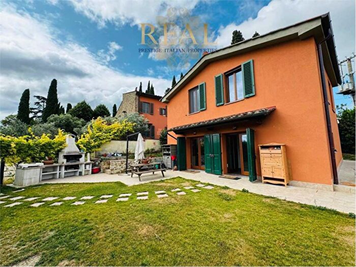 Casa con 6 locali in affitto in via Poggio di Pozzolatico, Impruneta