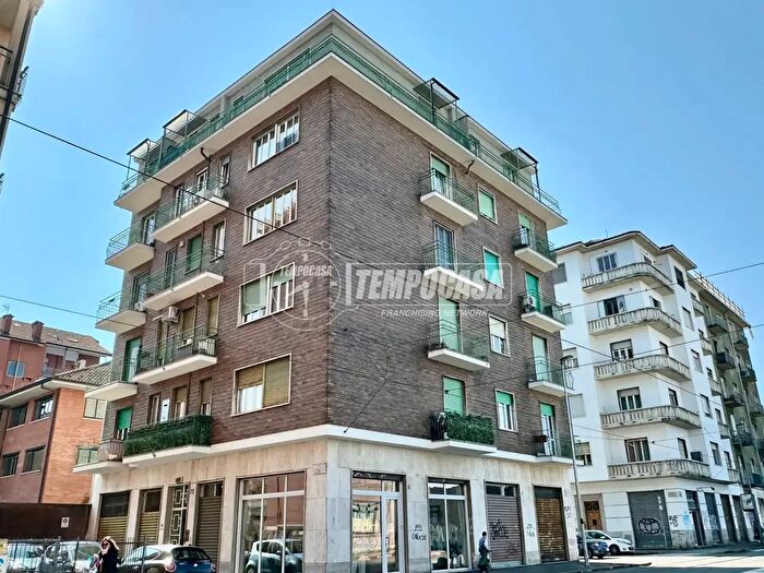 Appartamento trilocale in vendita in Via Canelli, Torino