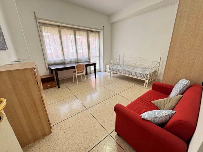 Appartamento trilocale in affitto in Re di Roma, Roma