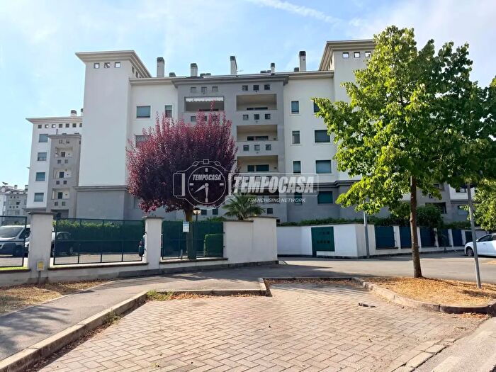Appartamento bilocale in vendita in Via Enrico Fermi, Parabiago