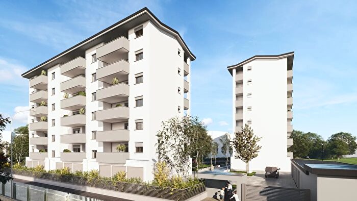 Appartamento trilocale in vendita in Via Romeo Vaj, Desio