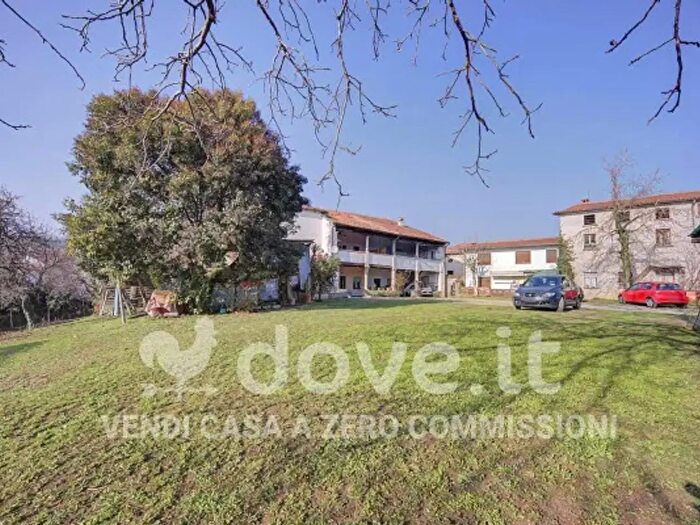 Casa con 6 locali in vendita in Via Piazzo, Zugliano