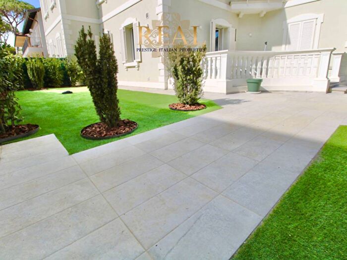 Appartamento quadrilocale in affitto in Viale Dante Alighieri, Alba Mare, Riccione