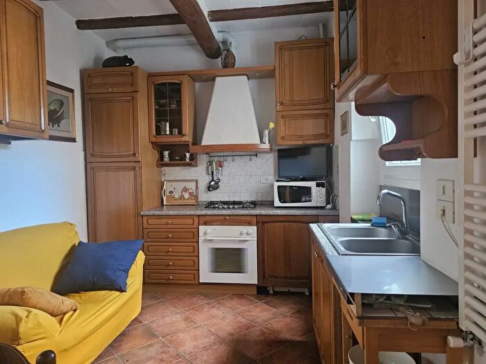 Appartamento bilocale in vendita in Via Lucente, Pelago
