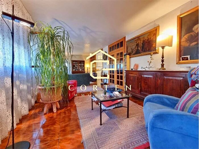 Casa con 9 locali in vendita in Via Vittorio Veneto, Dolo