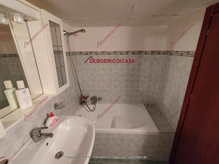 Casa trilocale in vendita in Piazza Valguarnera Gangi Pa Italia, Gangi