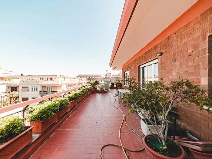 Appartamento quadrilocale in vendita in Piazza Montelone di Spoleto, Roma