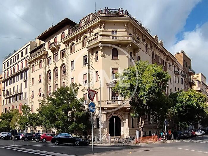 Appartamento quadrilocale in affitto in Via Albalonga, Roma