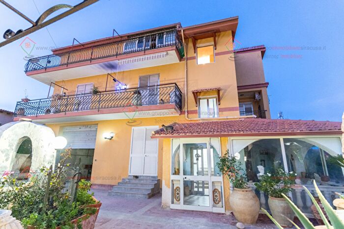 Case in Vendita e in Affitto - 3