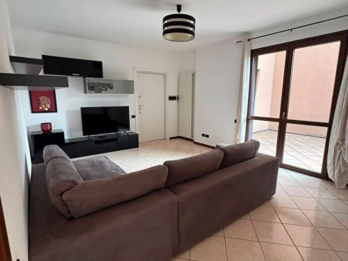 Appartamento trilocale in affitto in Via Monte Tabor, Golasecca