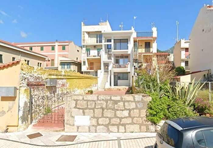 Appartamento con 5 locali in vendita in Ali Terme