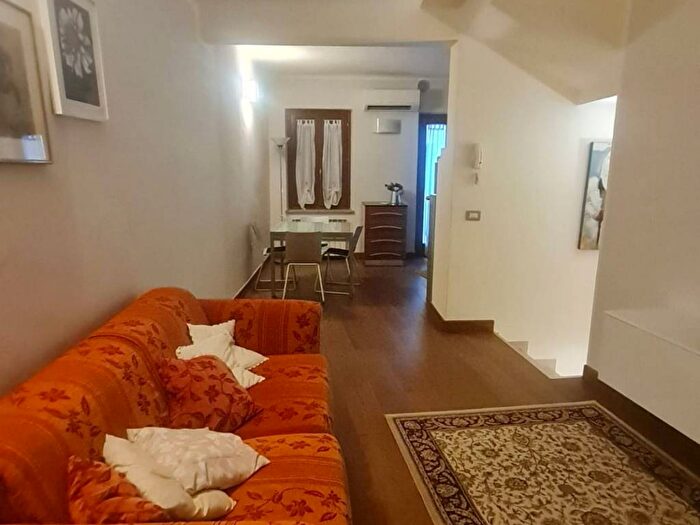 Appartamento quadrilocale in affitto in Via Giovanni de Tonsis, Centro Storico, Fano