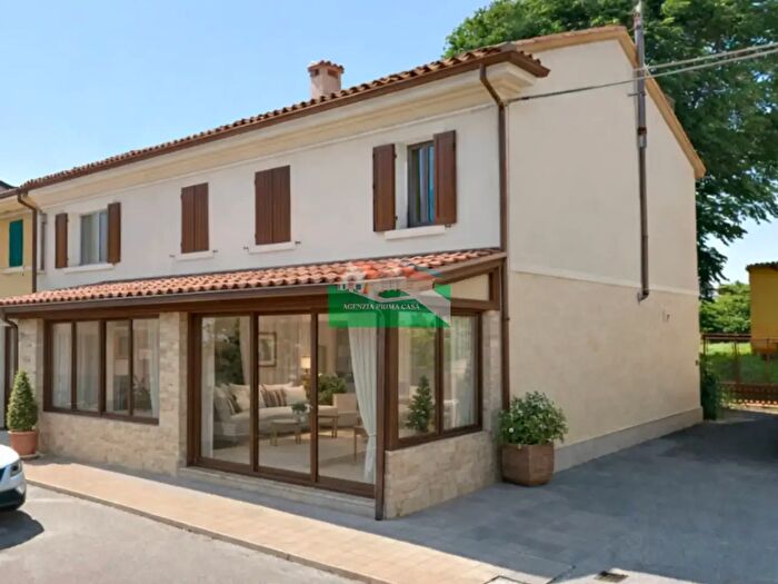 Casa con 5 locali in vendita in Via del Sale, Ravenna