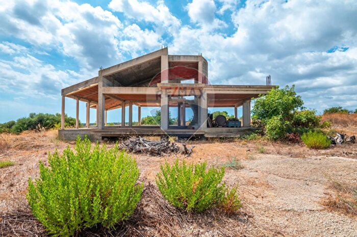 Casa con 8 locali in vendita in Contrada Masicugno, Rosolini