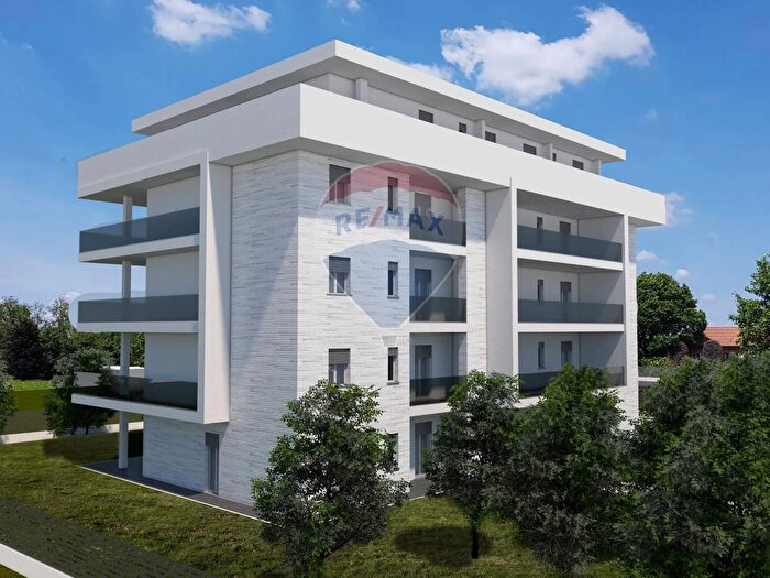 Appartamento quadrilocale in vendita in Via Cristoforo Colombo, Cesano Maderno