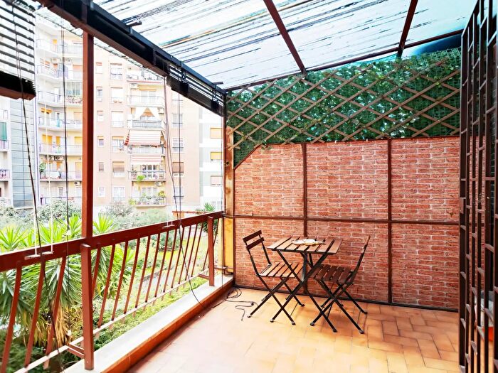 Appartamento trilocale in vendita in Viale dei Consoli, Roma