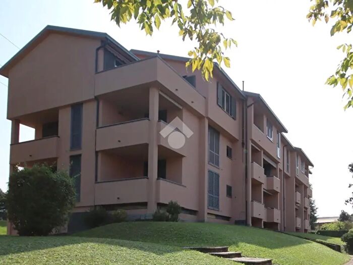 Appartamento quadrilocale in vendita in Via Achille Grandi, Barzano'
