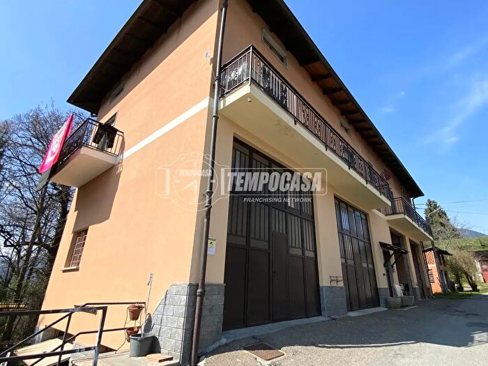 Casa con 5 locali in vendita in Frazione Molina, Valdilana