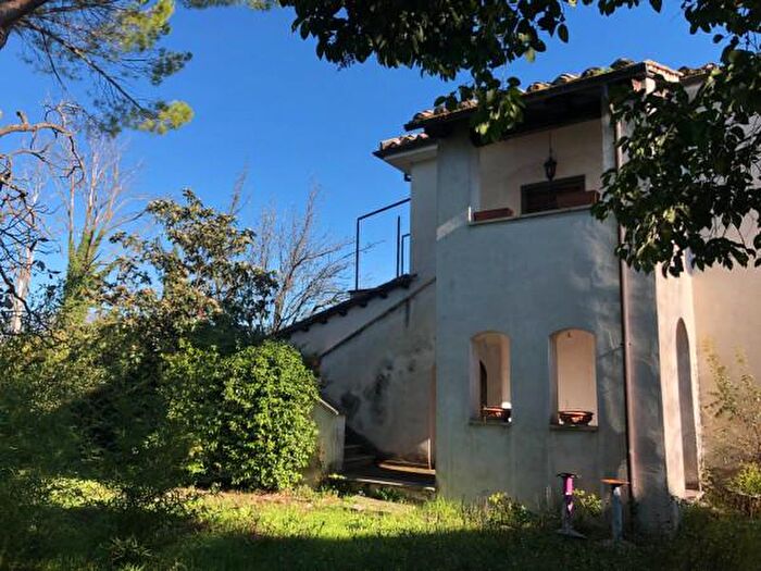 Casa con 6 locali in vendita in Via Flaminia Ternana, Narni