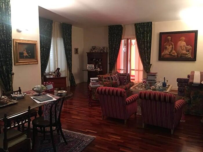 Casa con 5 locali in vendita in Siracusa