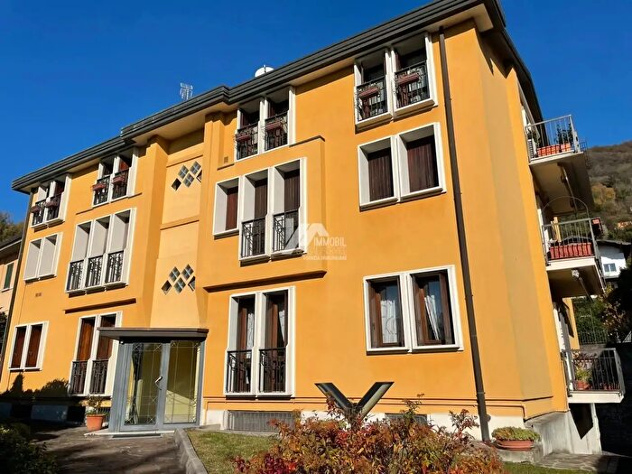 Appartamento quadrilocale in vendita in Via Ronchi San Francesco da Paola, Brescia