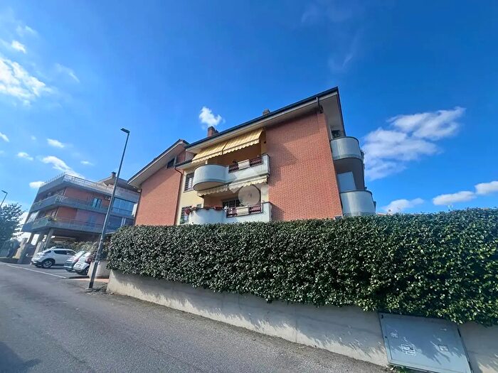 Appartamento quadrilocale in vendita in Via Vermicino, Roma