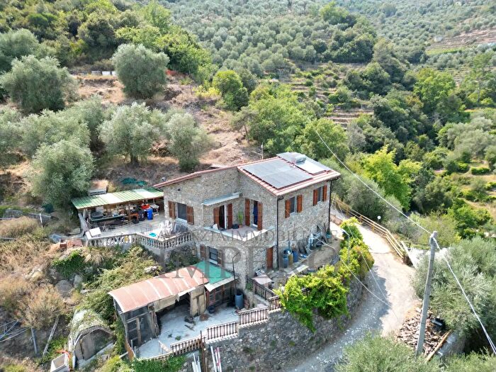 Casa quadrilocale in vendita in Sp, Dolceacqua