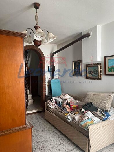 Casa con 5 locali in vendita in Ziano Piacentino