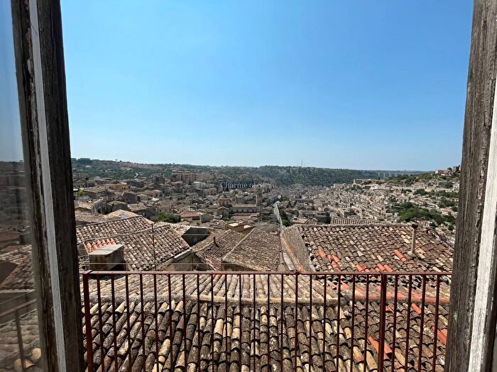 Casa quadrilocale in vendita in Via Lorefice, Modica