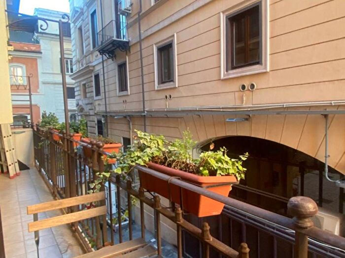 Appartamento con 5 locali in affitto in Via di San Nicola da Tolentino, Barberini, Roma