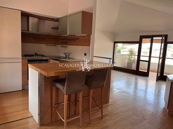 Appartamento quadrilocale in affitto in Via Quarto, Valdonega, Verona