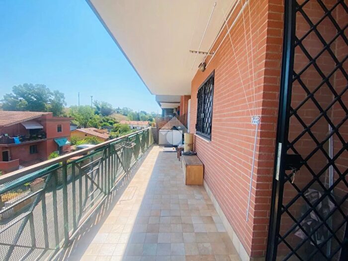 Appartamento trilocale in vendita in Via Alessandro Vellutello, Roma