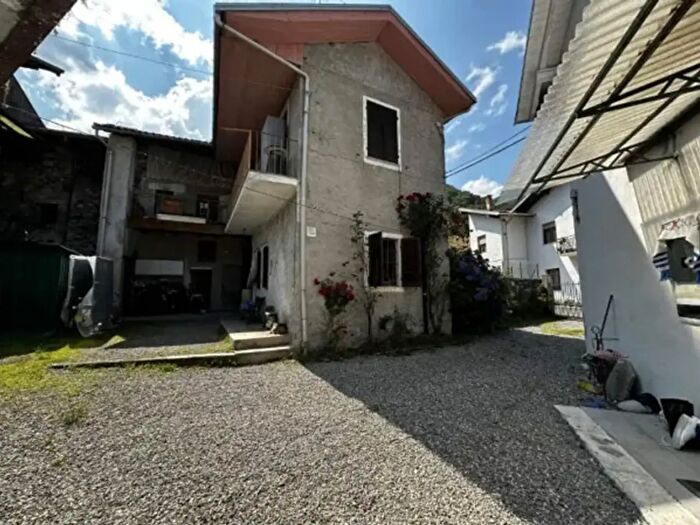 Casa trilocale in vendita in Via della Vecchia Barca, Quarona