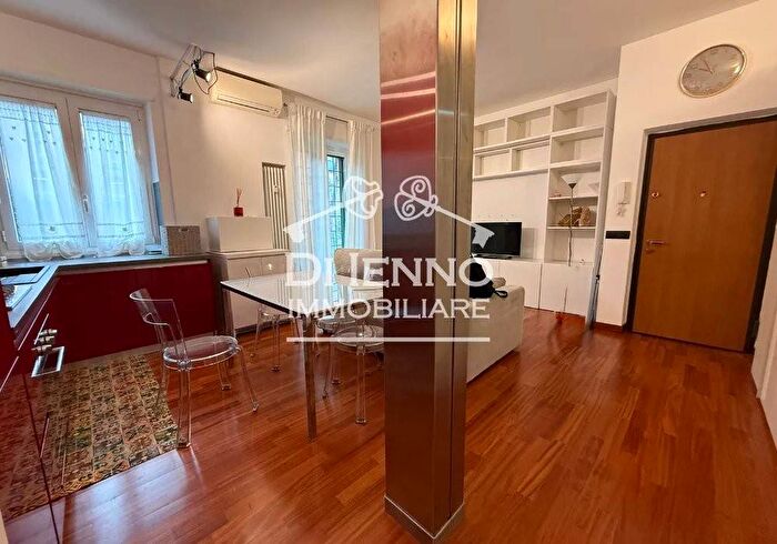 Appartamento trilocale in affitto in Via Carlo Calisse, Cinecittà, Roma