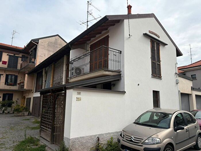 Appartamento bilocale in affitto in Via Montenero, Centro, Seveso