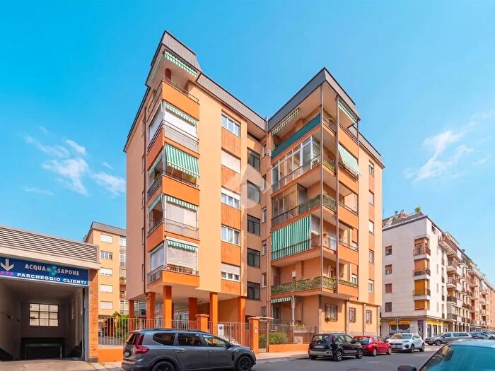 Appartamento trilocale in vendita in Via Don Murialdo, Torino